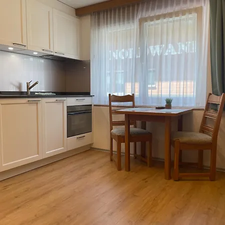 Apartment Bolero *